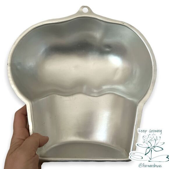 Wilton Cupcake Cake Pan - Picture 4 of 7